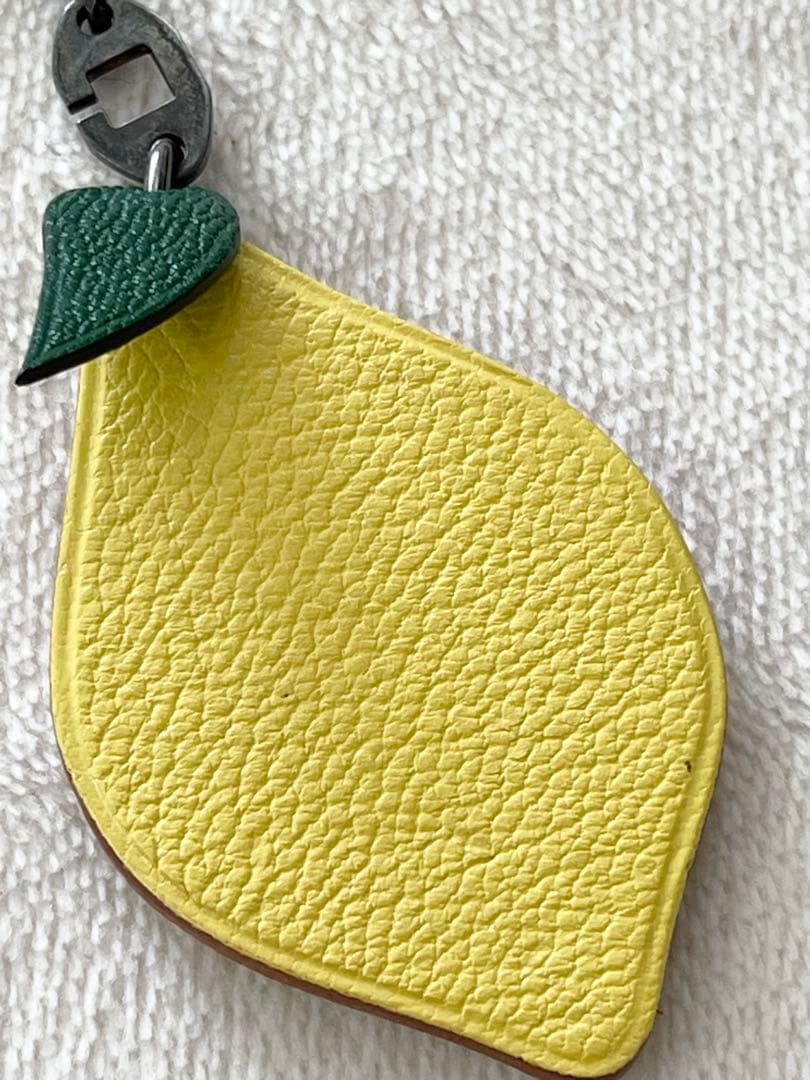 エルメスキHERMES フルーツ チャーム キーホルダー シトロン レモン