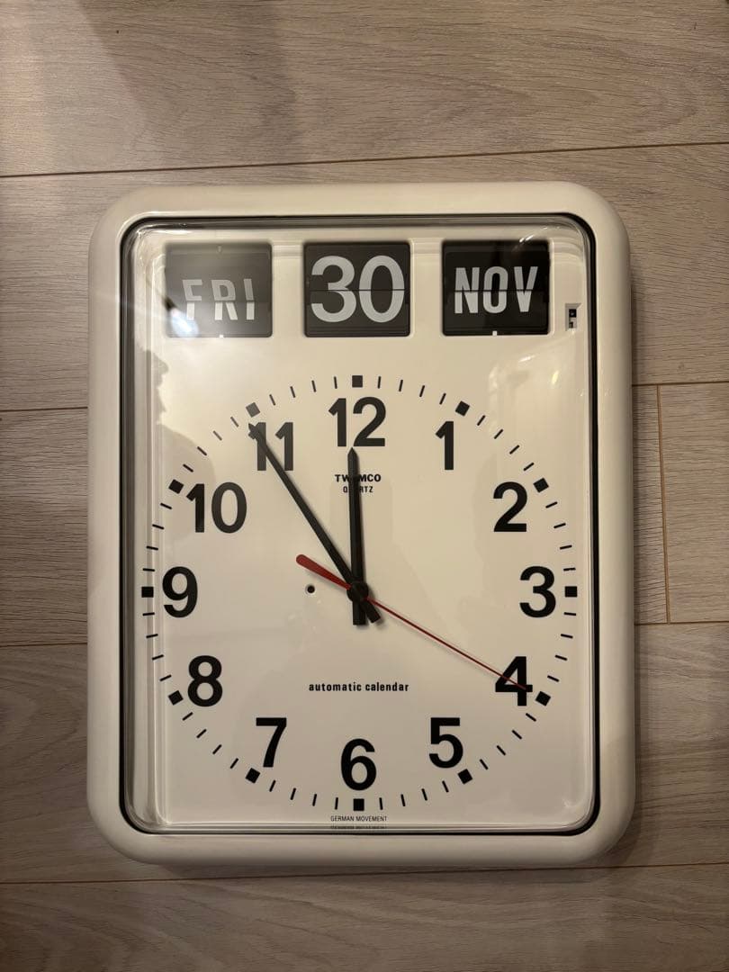 Twemco 自動カレンダー付きクォーツ時計 モデル: BQ-12A