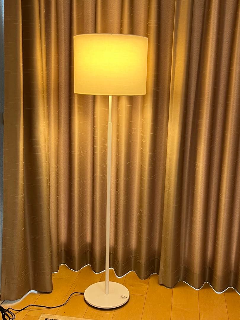 ヤマギワ　YAMAGIWA オフホワイト フロアスタンド ライト