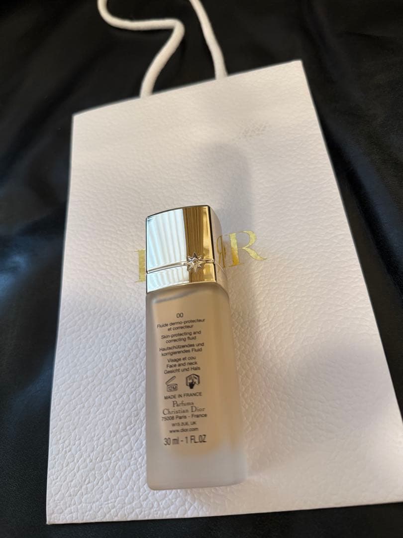 ほぼ新品　ディオール　プレステージ　ホワイトルプロテクター 00 SPF 50+