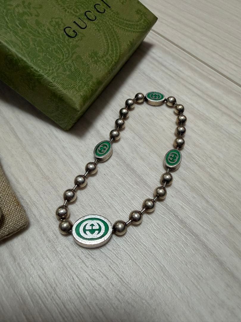GUCCI ロゴ入りブレスレット