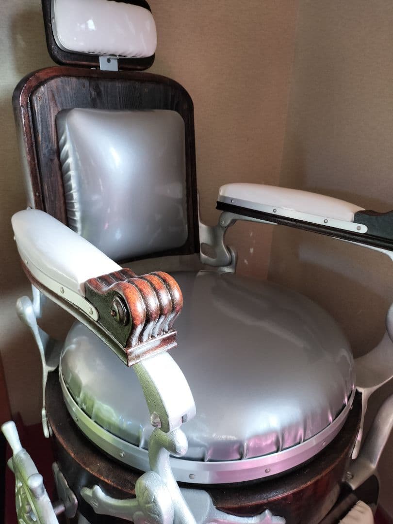 床屋椅子　大正時代　床屋　美容室　バーバーチェア