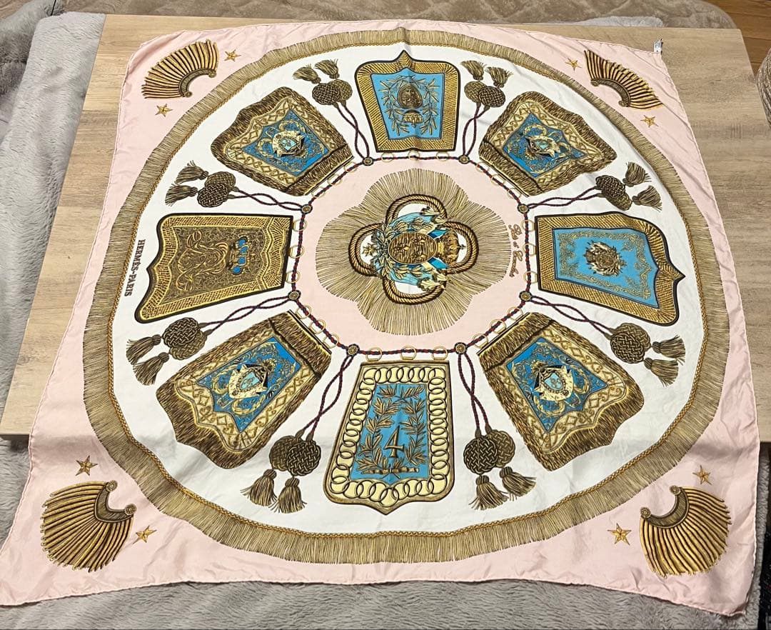 HERMÈS カレ90 Poste et Cavalerie シルクスカーフ