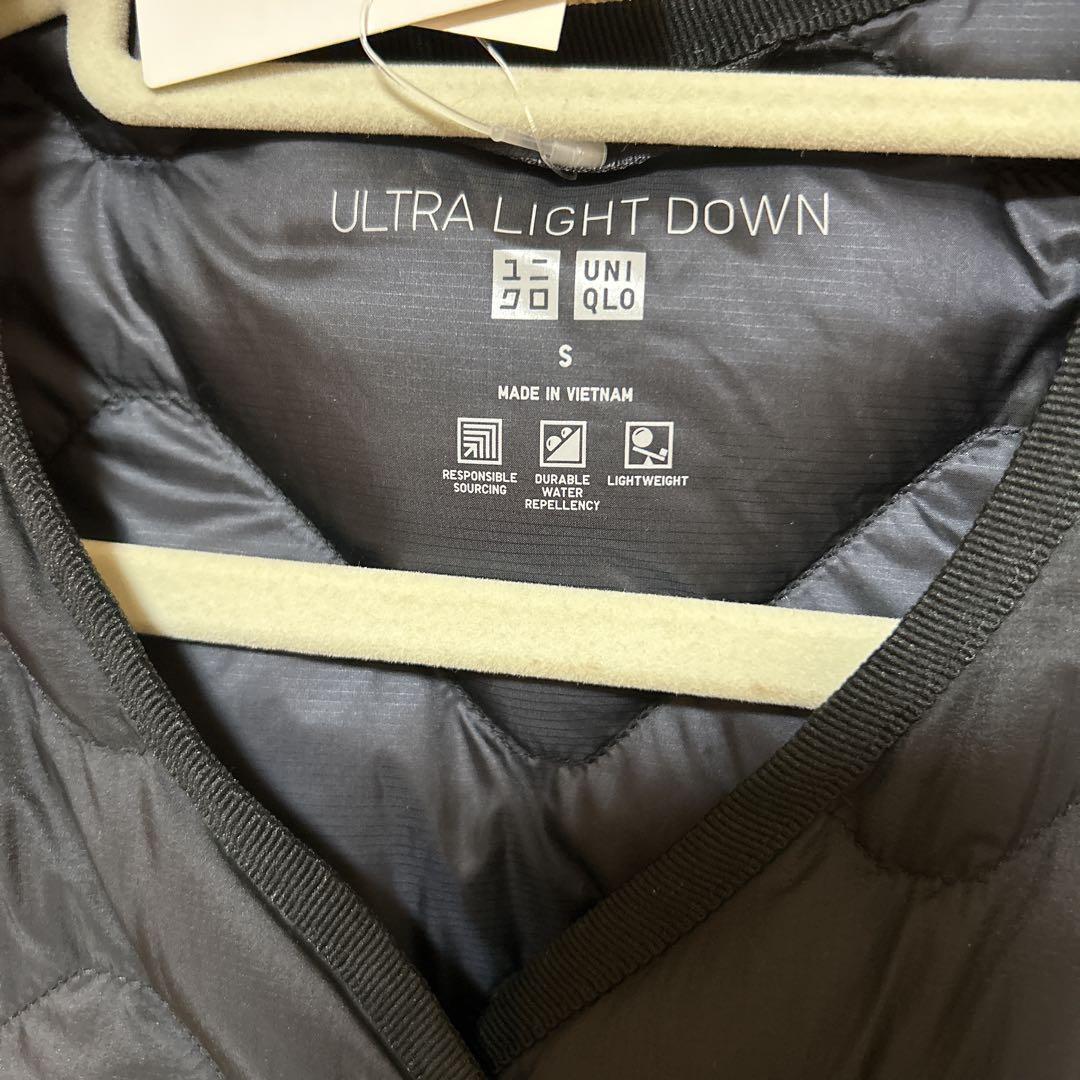 新品未使用タグ付き 美品 ユニクロ ウルトラライトダウンベスト 袋付きSサイズ