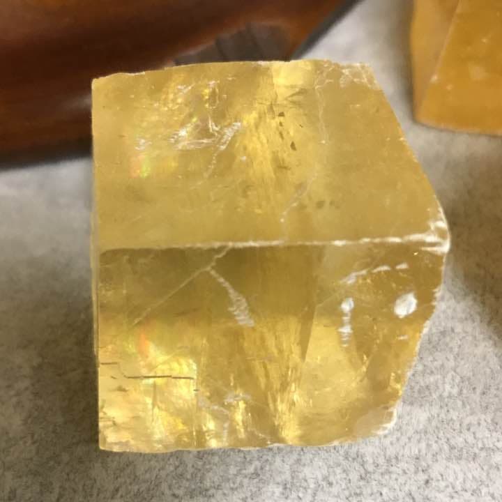 エ★特選♡贈答品★1.5kg超【GIFT♡箱入り10石☆ゴールデンカルサイト】P