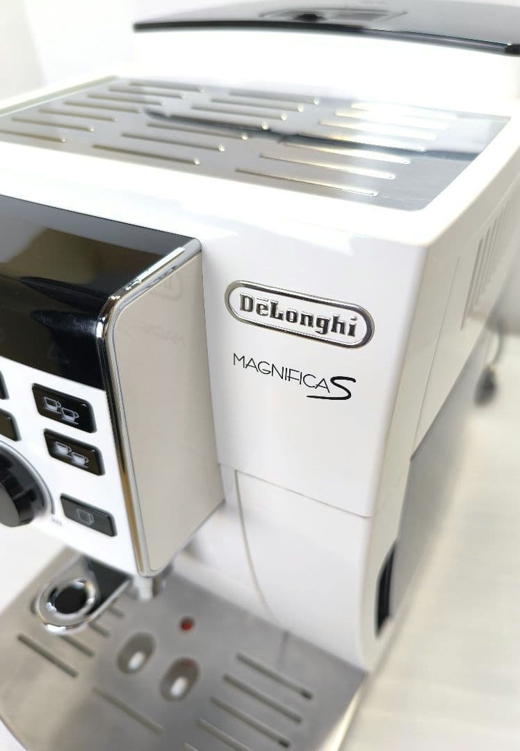デロンギマグニフィカS コンパクト全自動コーヒーマシン ECAM23120　02