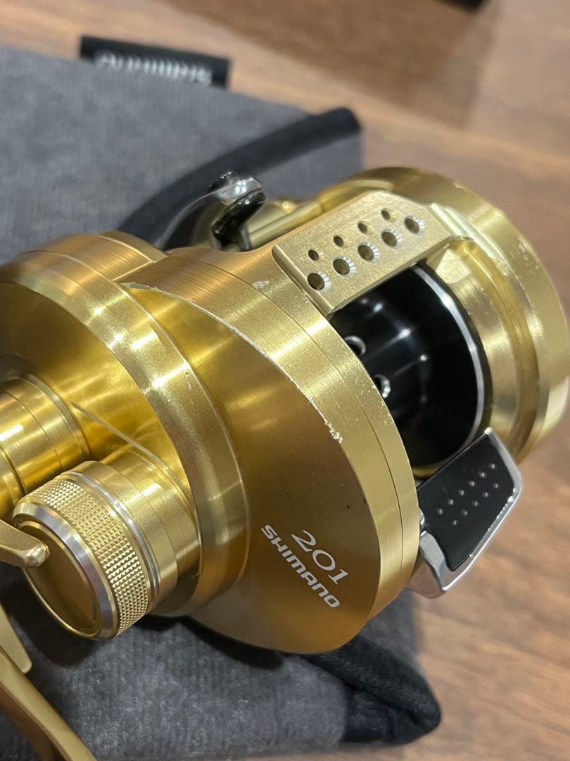 SHIMANO 15 CALCUTTA CONQUEST 201 カルカッタ