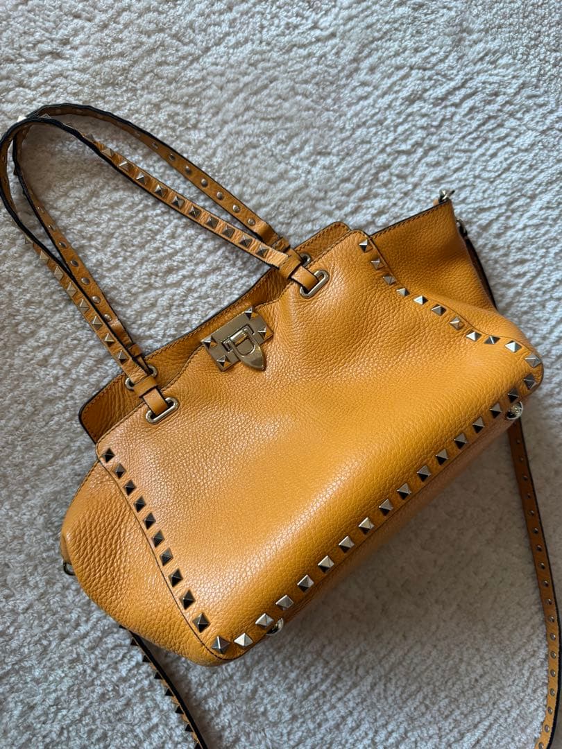 バレンチノ　レザートートバッグ