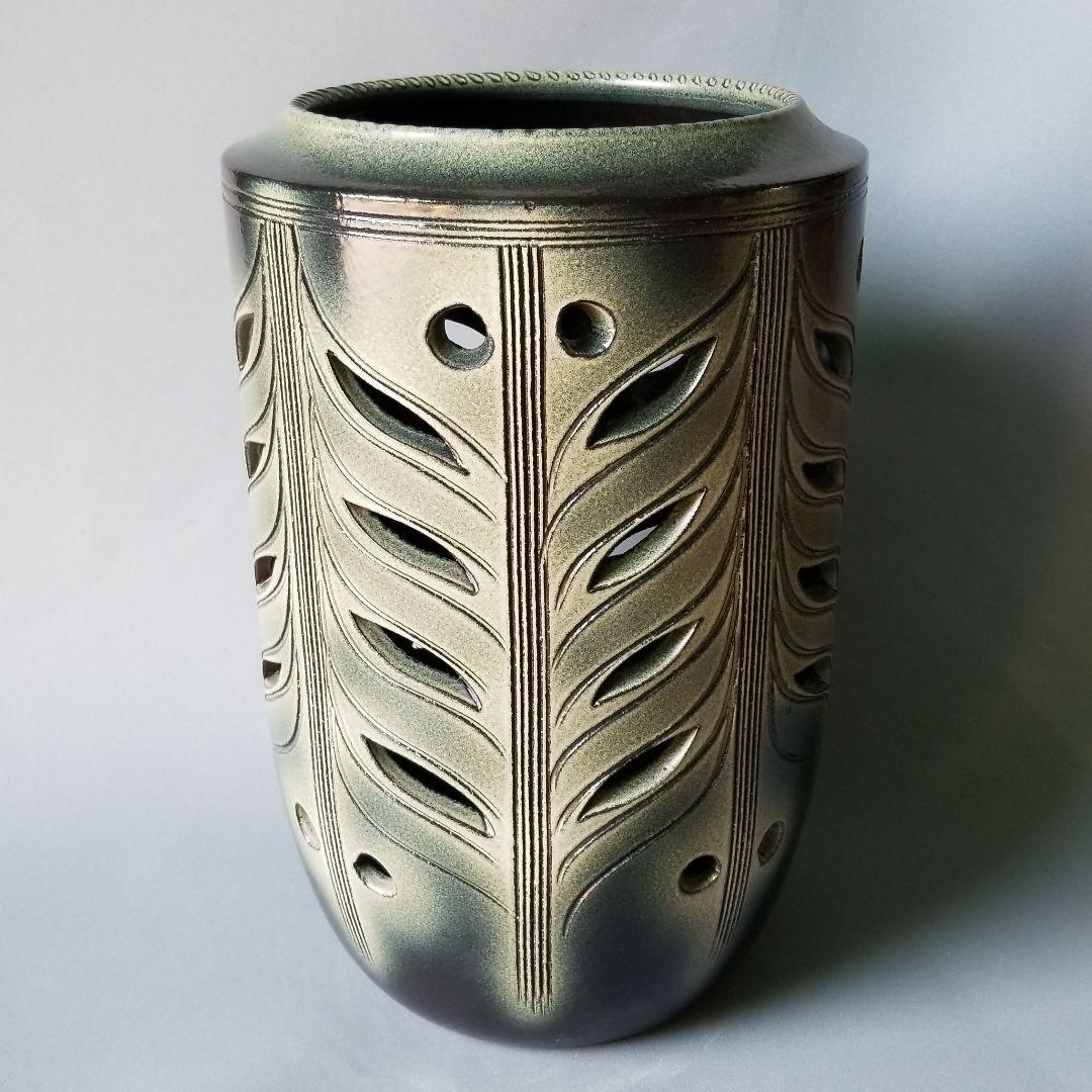 信楽焼傘立て  大容量❗木彫り透かし 高さ４７cm