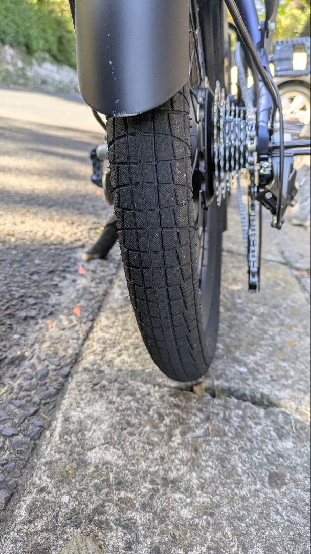 電動アシスト折りたたみ自転車ERWAYA02と電動空気入付き