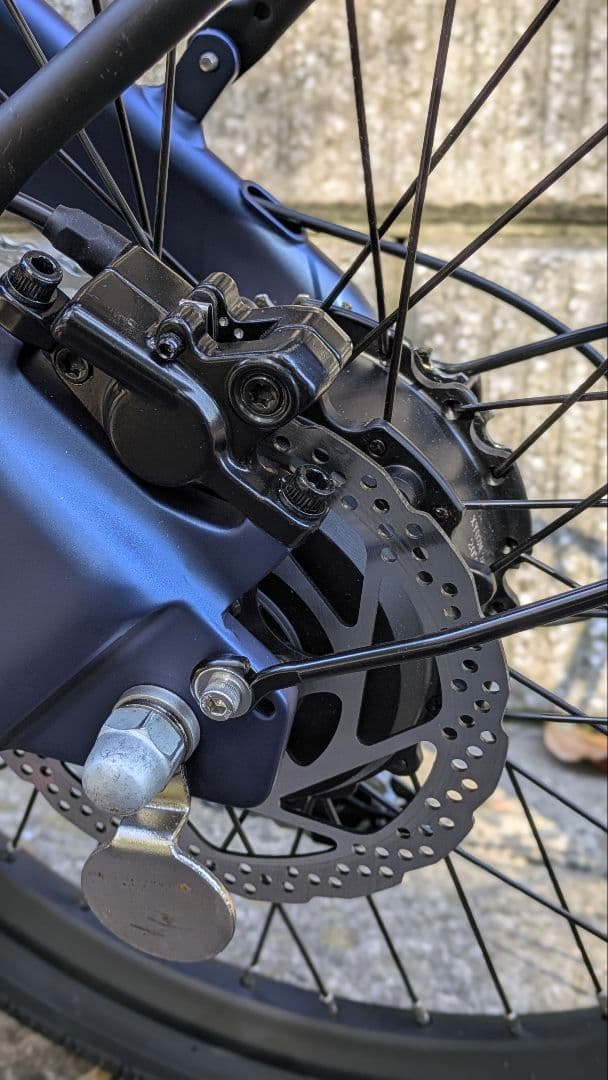 電動アシスト折りたたみ自転車ERWAYA02と電動空気入付き