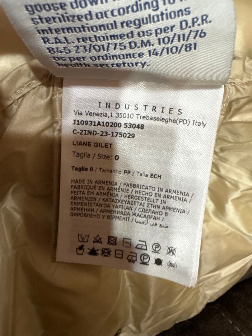 MONCLERモンクレールダウンベストLIANE 1A10200 53048 S