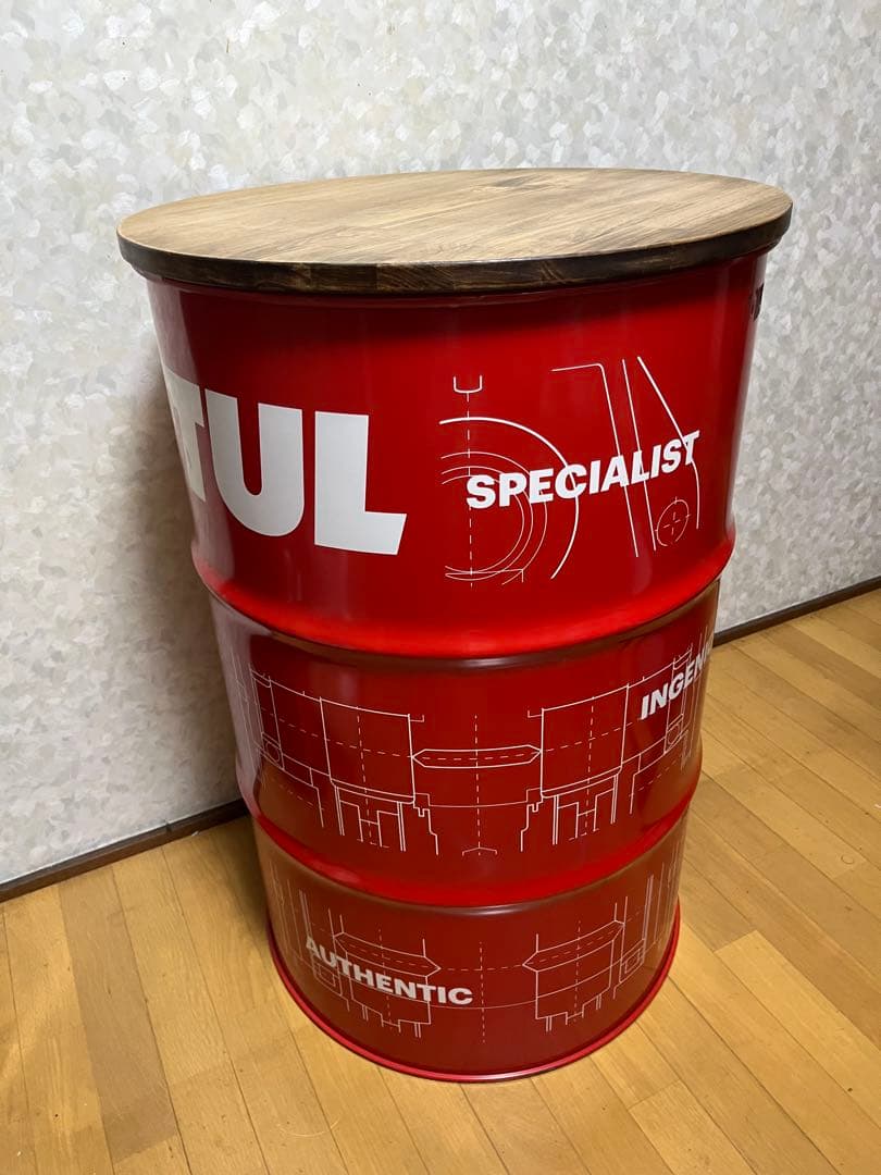 MOTUL ドラム缶型カウンターテーブル