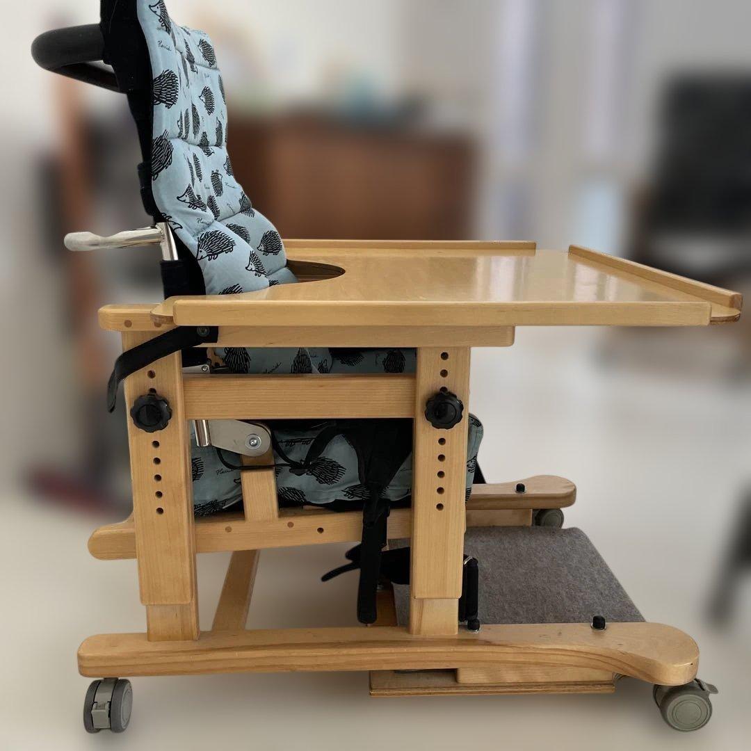 座位保持椅子　障害児用