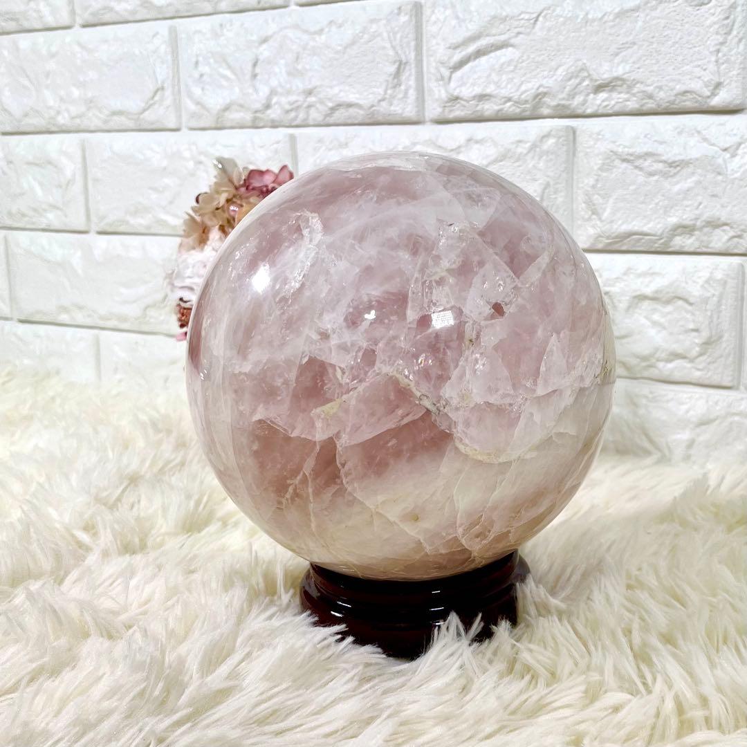 【大玉】ローズクォーツ 球体 6.2kg クラック水晶 スフィア 木製台座付き