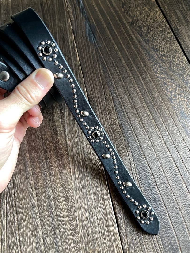 スタッズナローロングベルト　シルバーフラワー　オイルドレザー　HTC CALEE