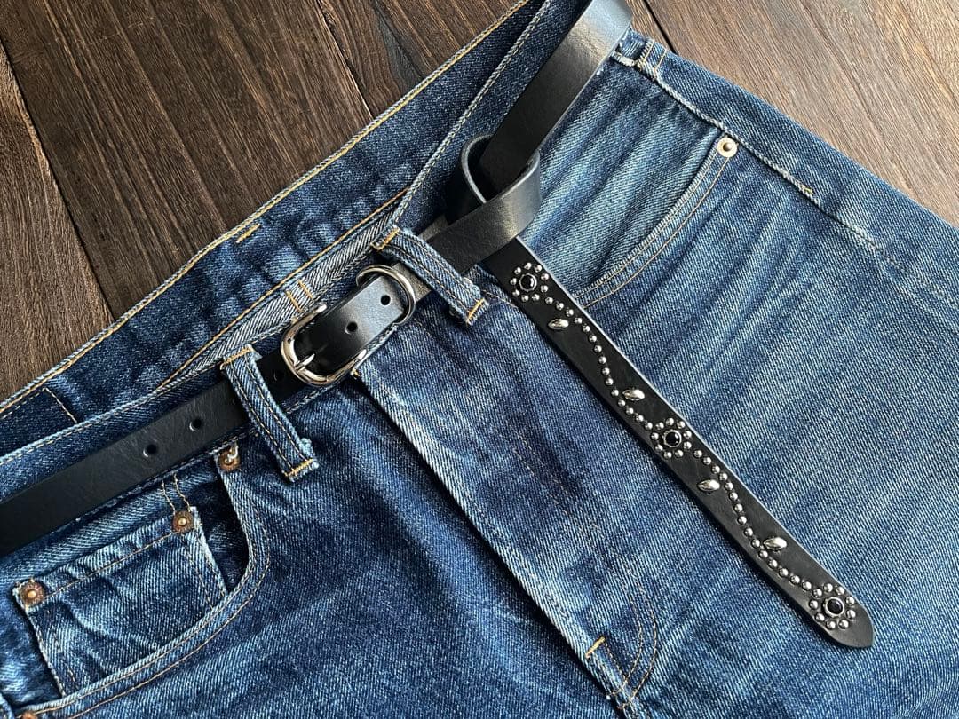 スタッズナローロングベルト　シルバーフラワー　オイルドレザー　HTC CALEE