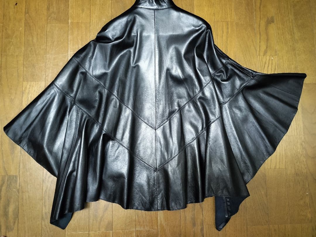 ヴァレンチノ VALENTINO レザーポンチョ・ケープ ブラック