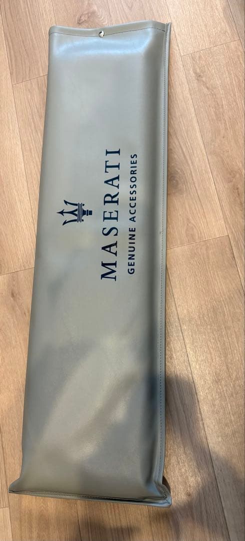 【激レア】マセラティ レヴァンテ 純正サンシェード