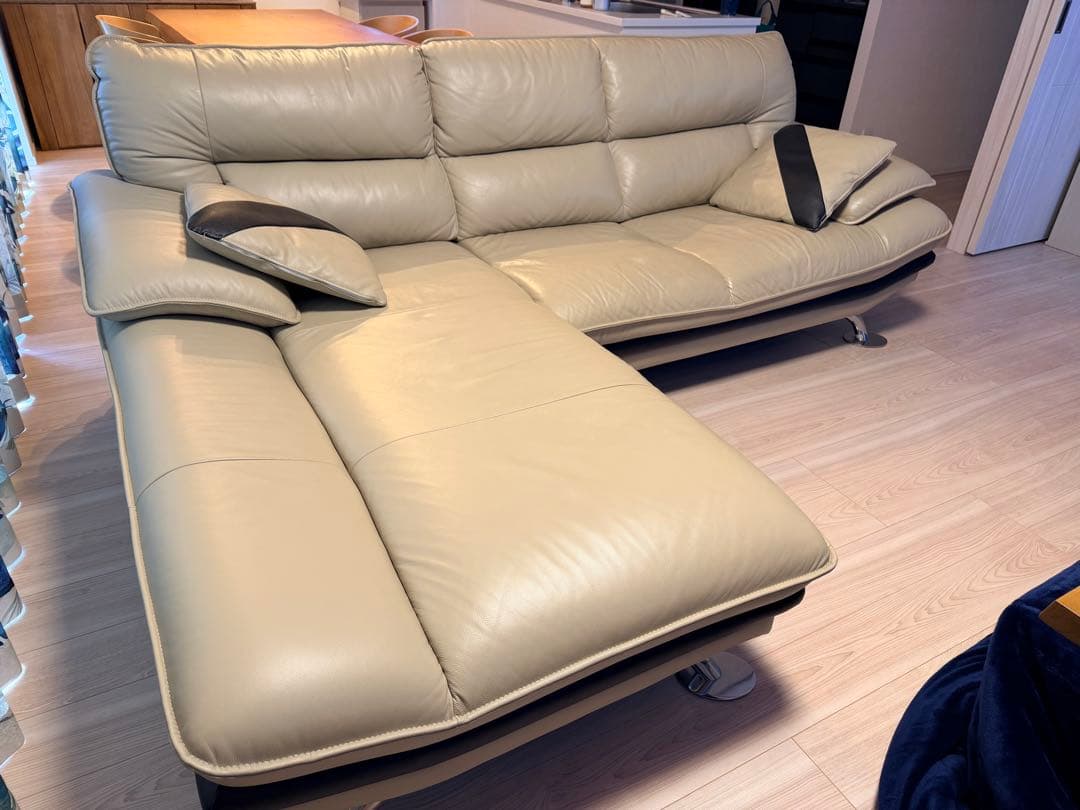 最終値下げ！ カウチソファ 本革 人気のアイボリー 大人気モデル ロゾ4