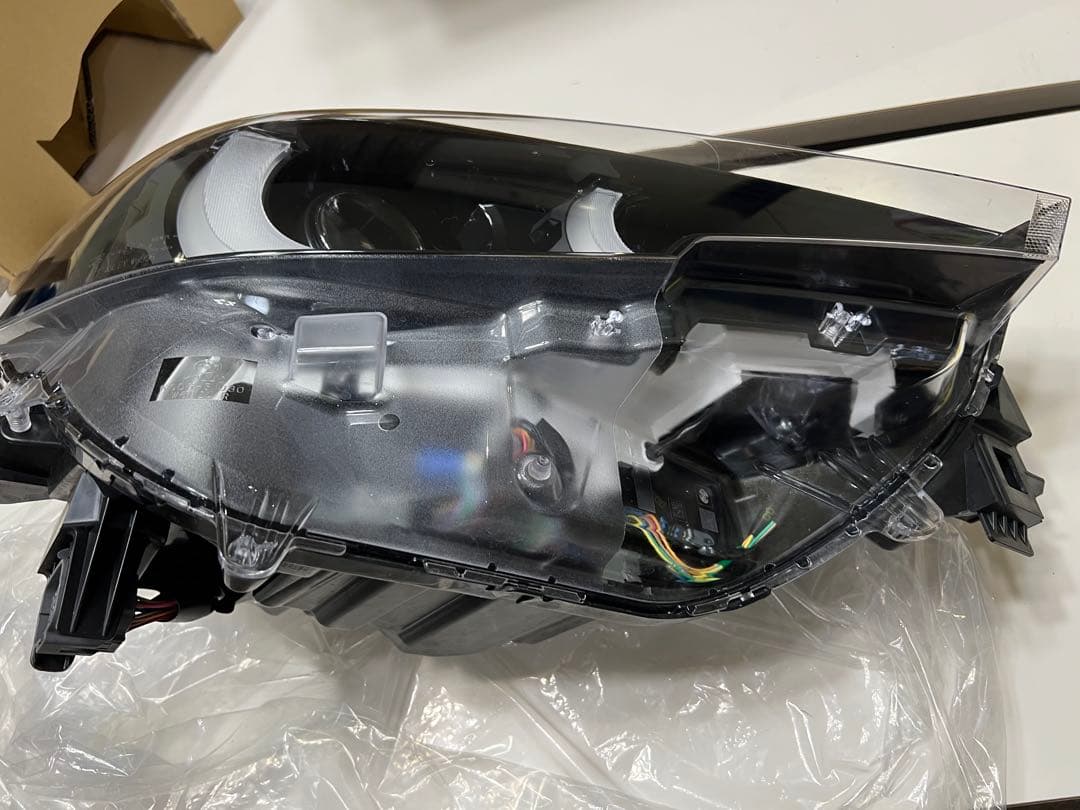 「美品」Mazda CX-5 CX-8 右ヘッドライト K49C-51-031E