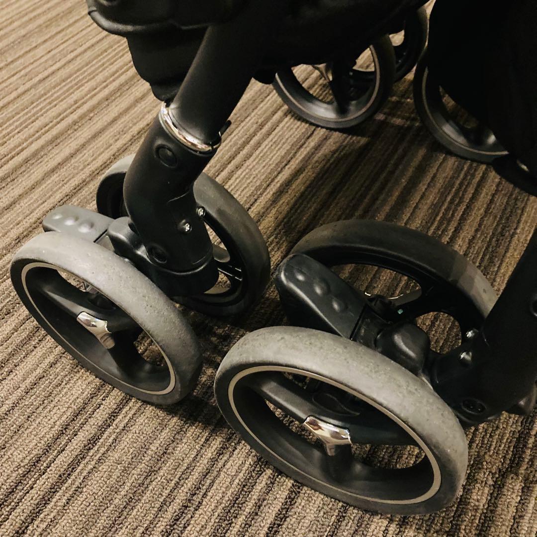 アップリカラクーナクッションフリー Aprica ベビーカー美品2023年モデル