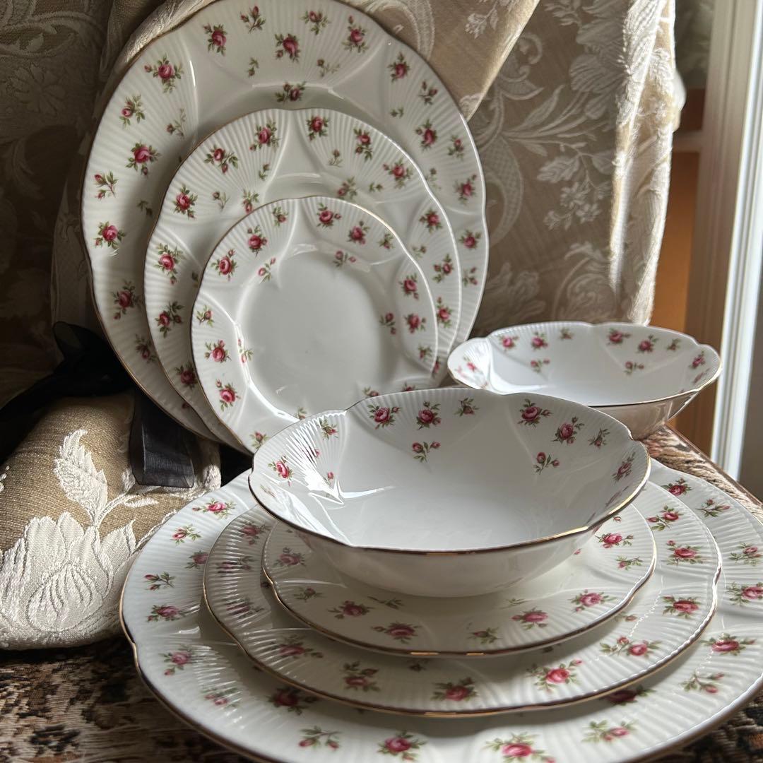 希少♡英国製 Rosalie可憐な花びら皿のフルセット8枚