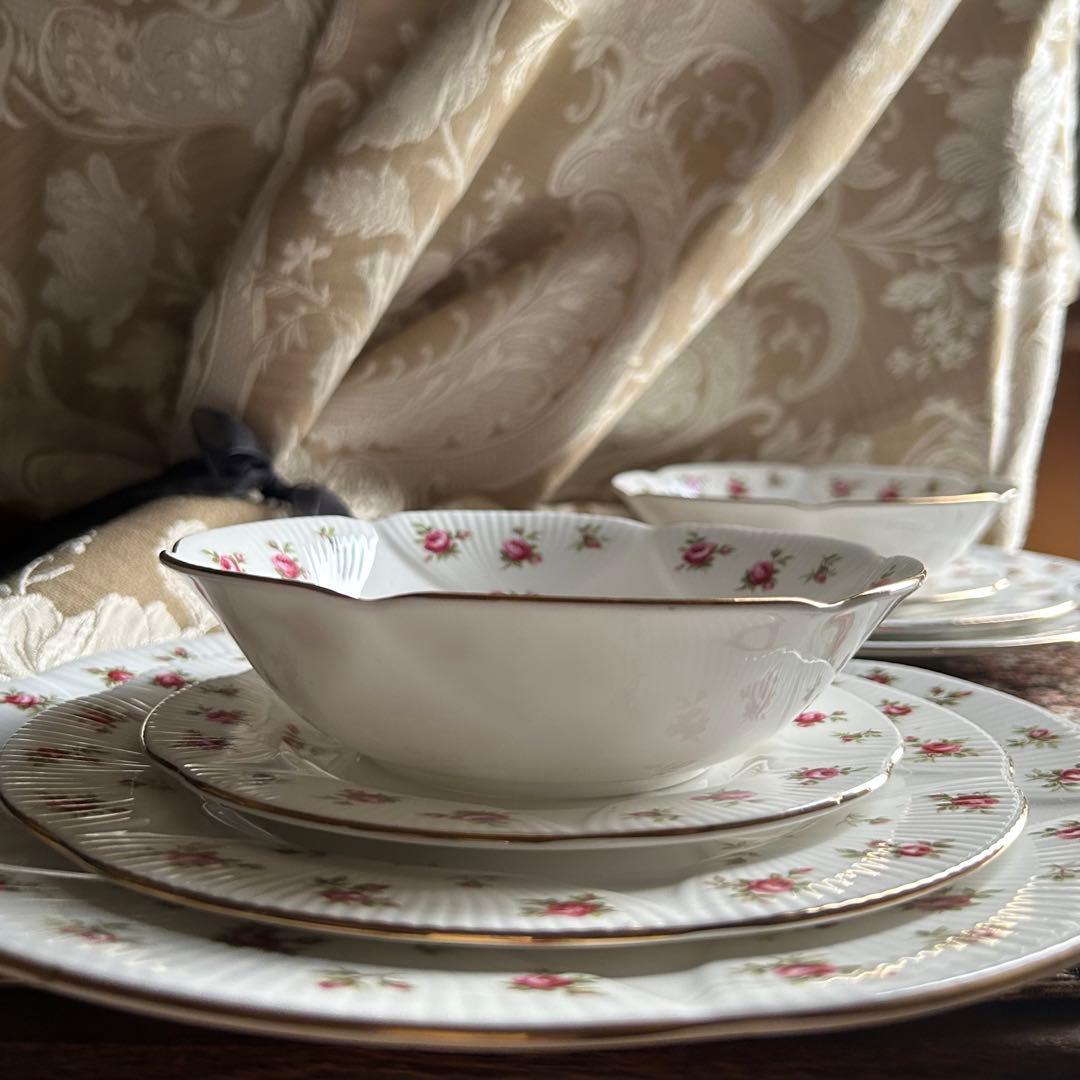 希少♡英国製 Rosalie可憐な花びら皿のフルセット8枚