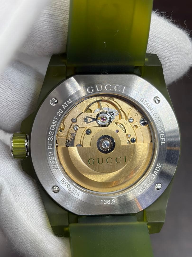 GUCCI 自動巻き腕時計 YA136345