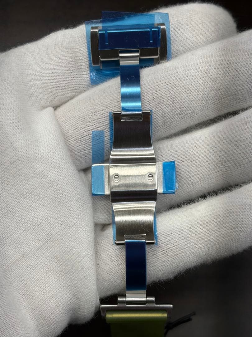 GUCCI 自動巻き腕時計 YA136345