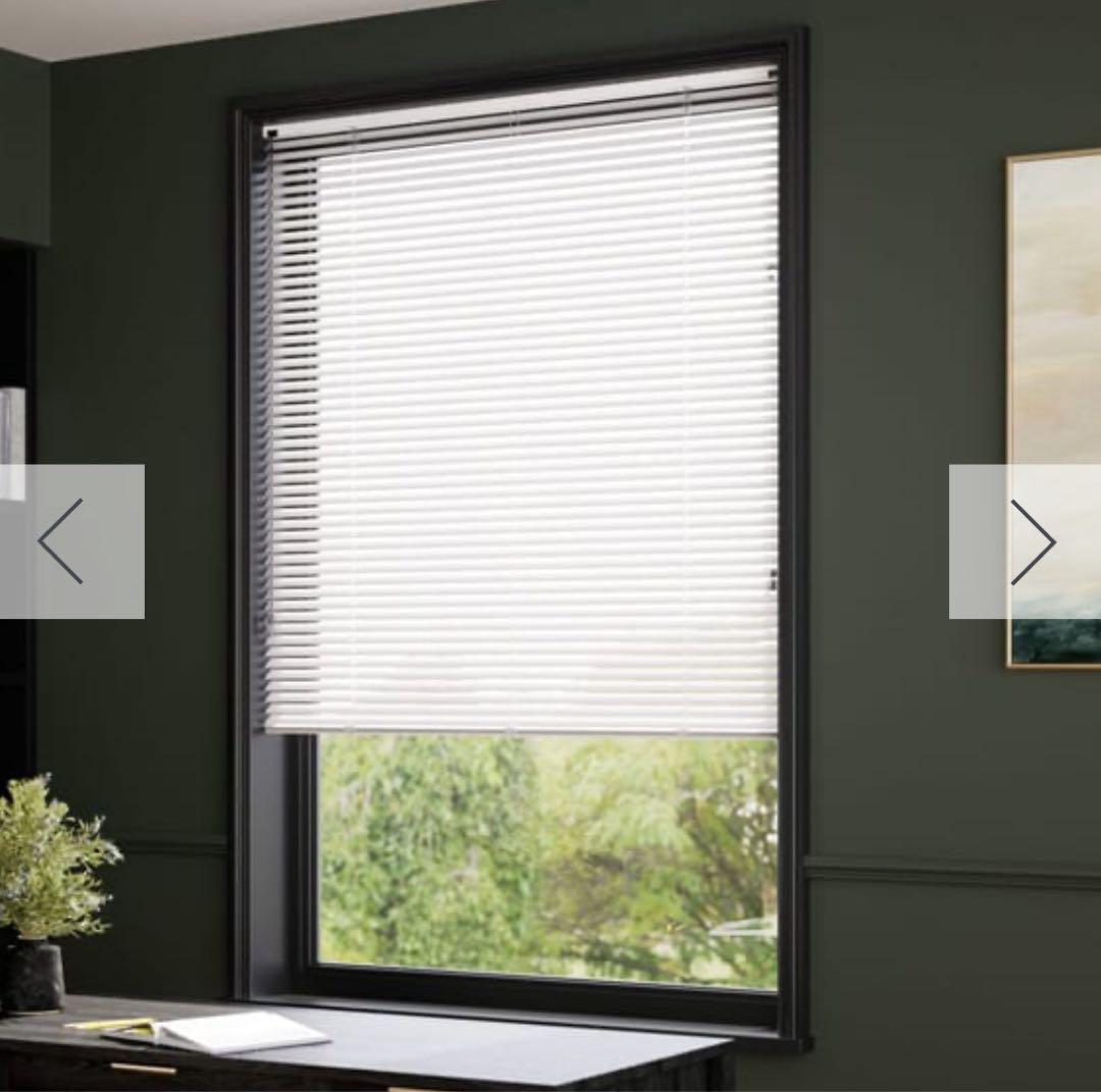 【突っ張り式】エッセンス　ウォームホワイト アルミブラインド