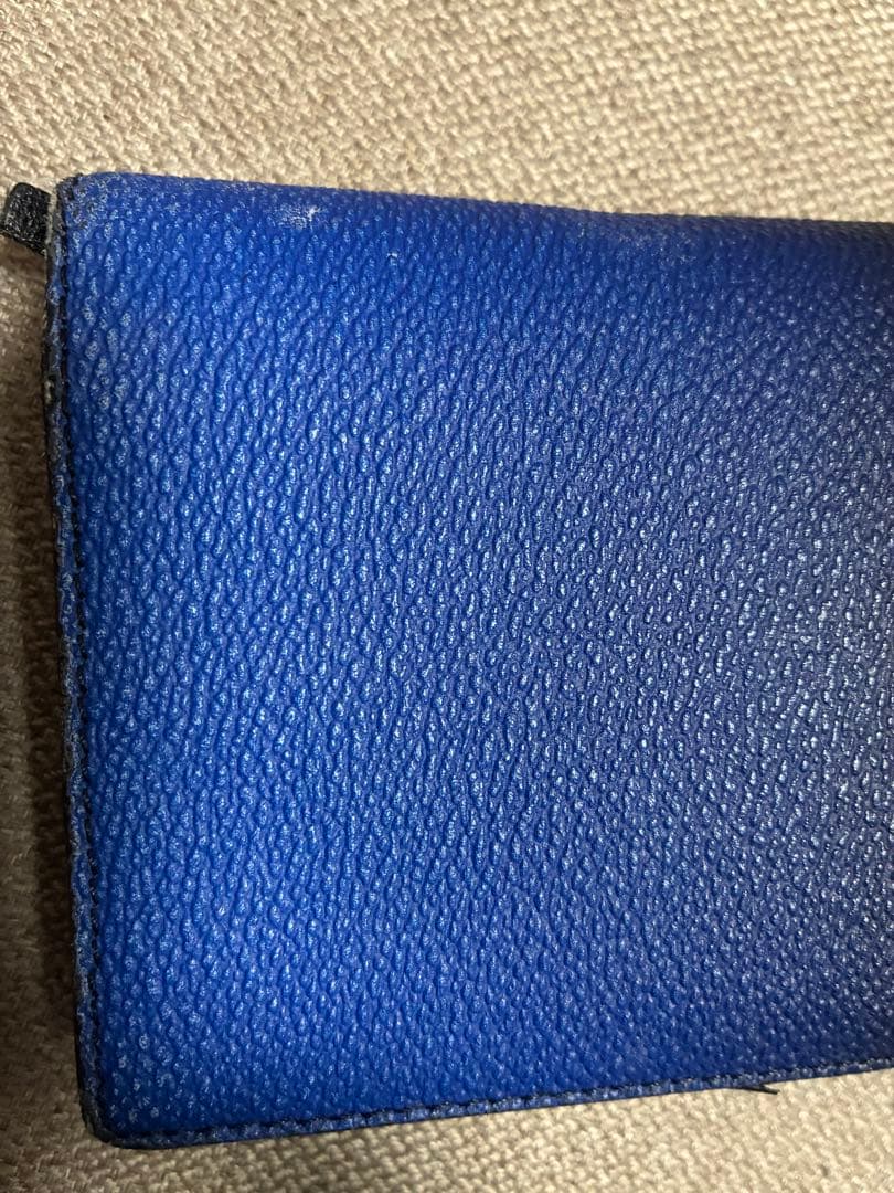 フェンディ（FENDI）　長財布　海外限定柄　青、黒マルチカラー