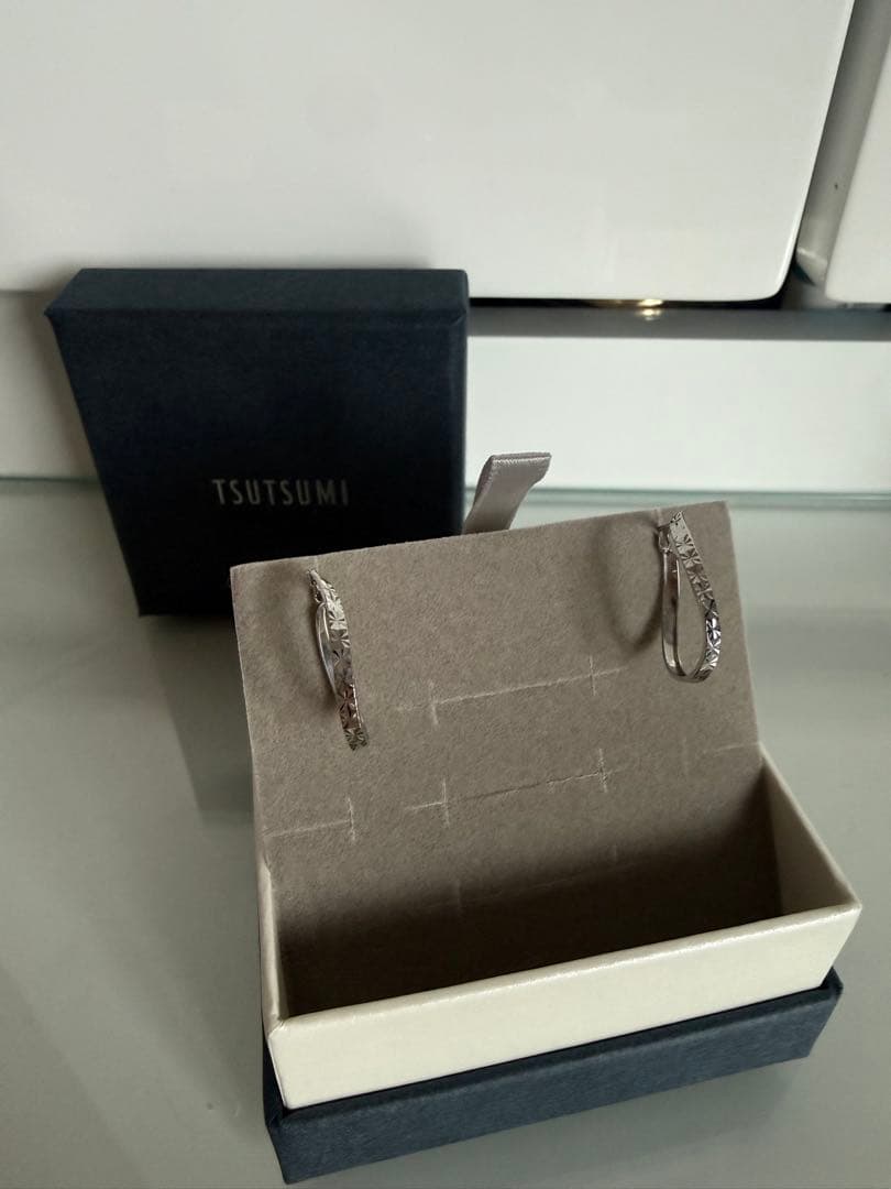 TSUTSUMI K10ホワイトゴールドピアス