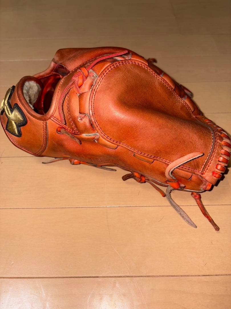 【期間限定価格】アンダーアーマー　硬式グラブ　右投手用