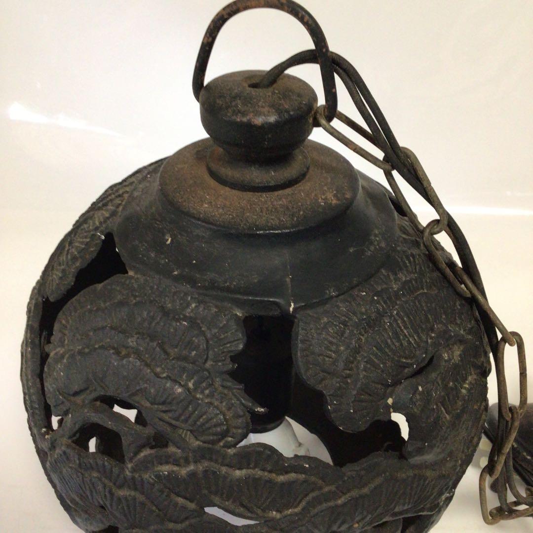 松透丸形吊灯篭 アンティーク ライ トランプ 丸形　鋳鉄製透かし彫りランプ