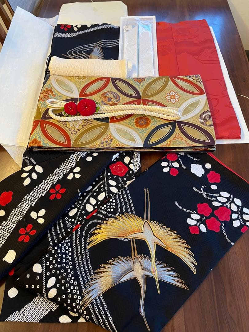 お値下げ！美品　振袖フルセット　人気の黒　手絞り　豪華刺繍　逸品