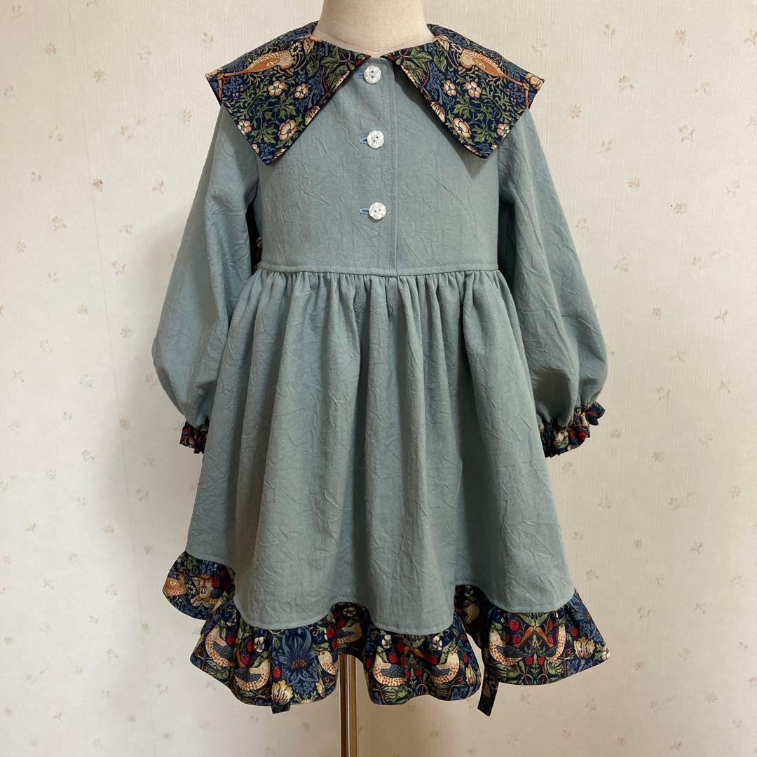 親子ワンピース　エプロンフリルワンピース