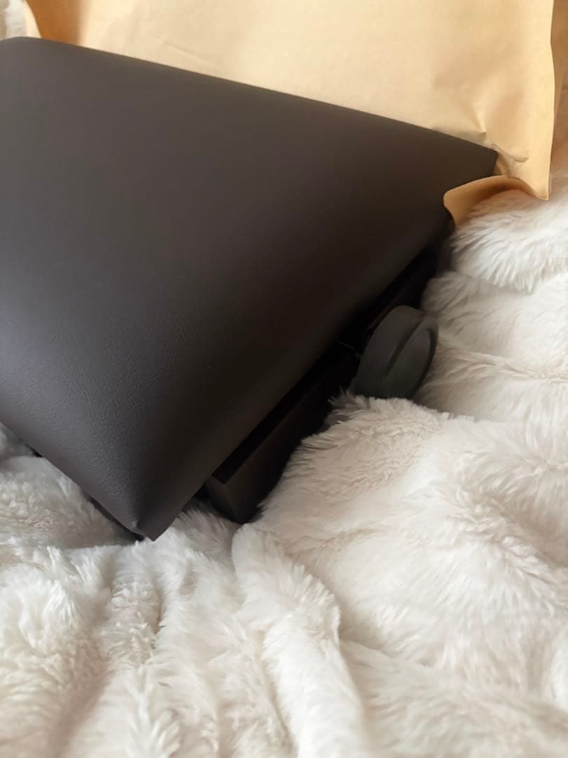 新品未使用　CASIO ピアノ椅子　ピアノ　ブラウン　スツール　調節可能