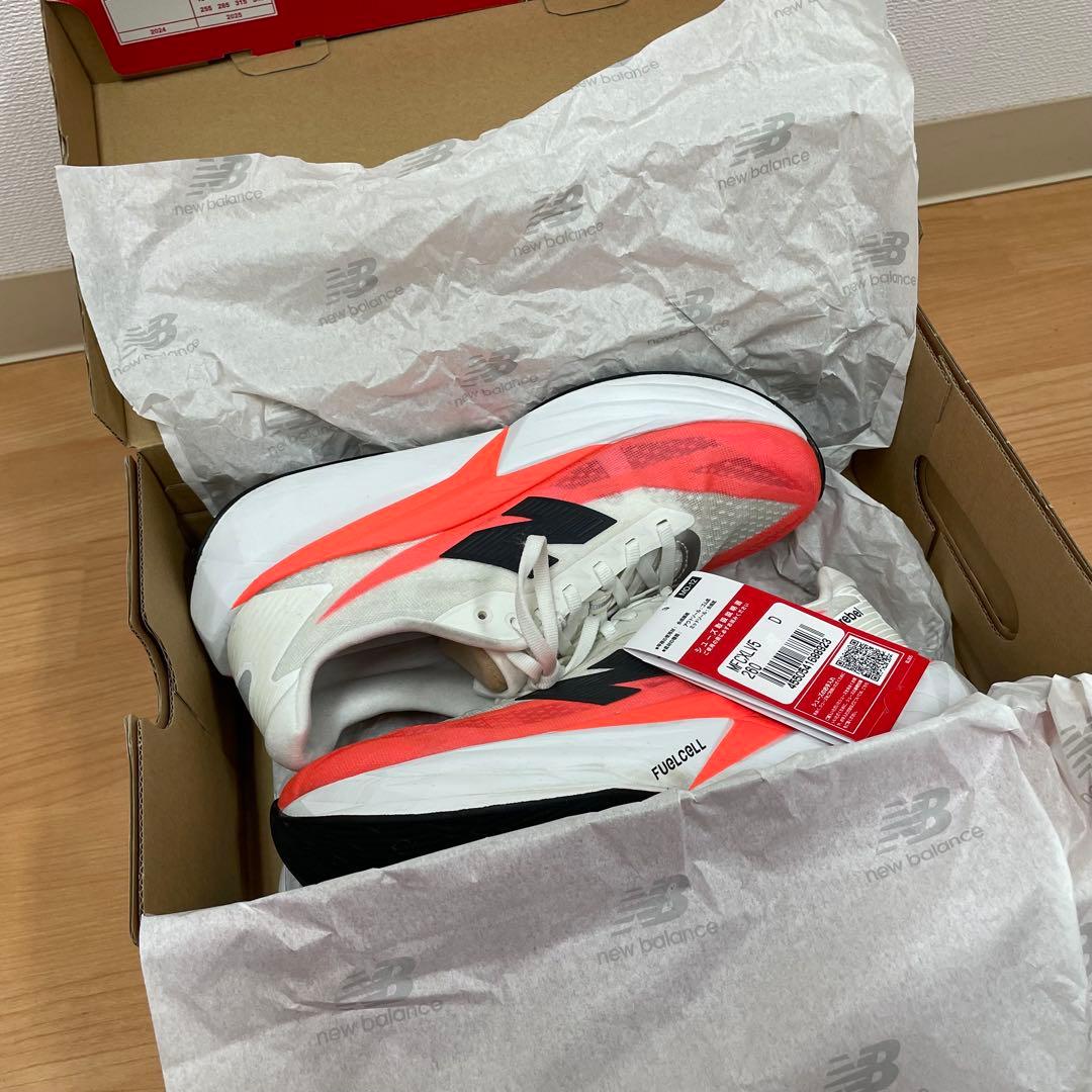 美品　ニューバランス　FuelCell Rebel V5 26センチ