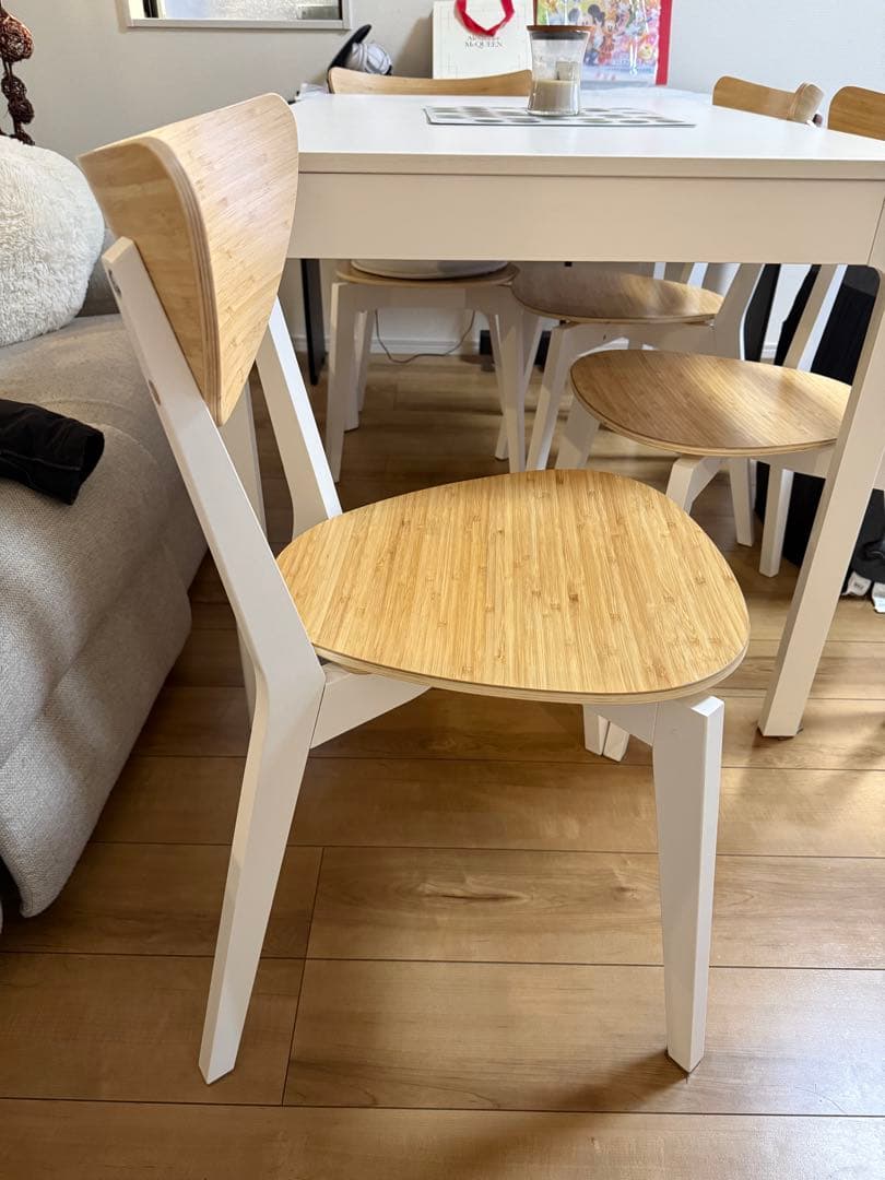 引取り限定　IKEA エーケダーレン ダイニングテーブル