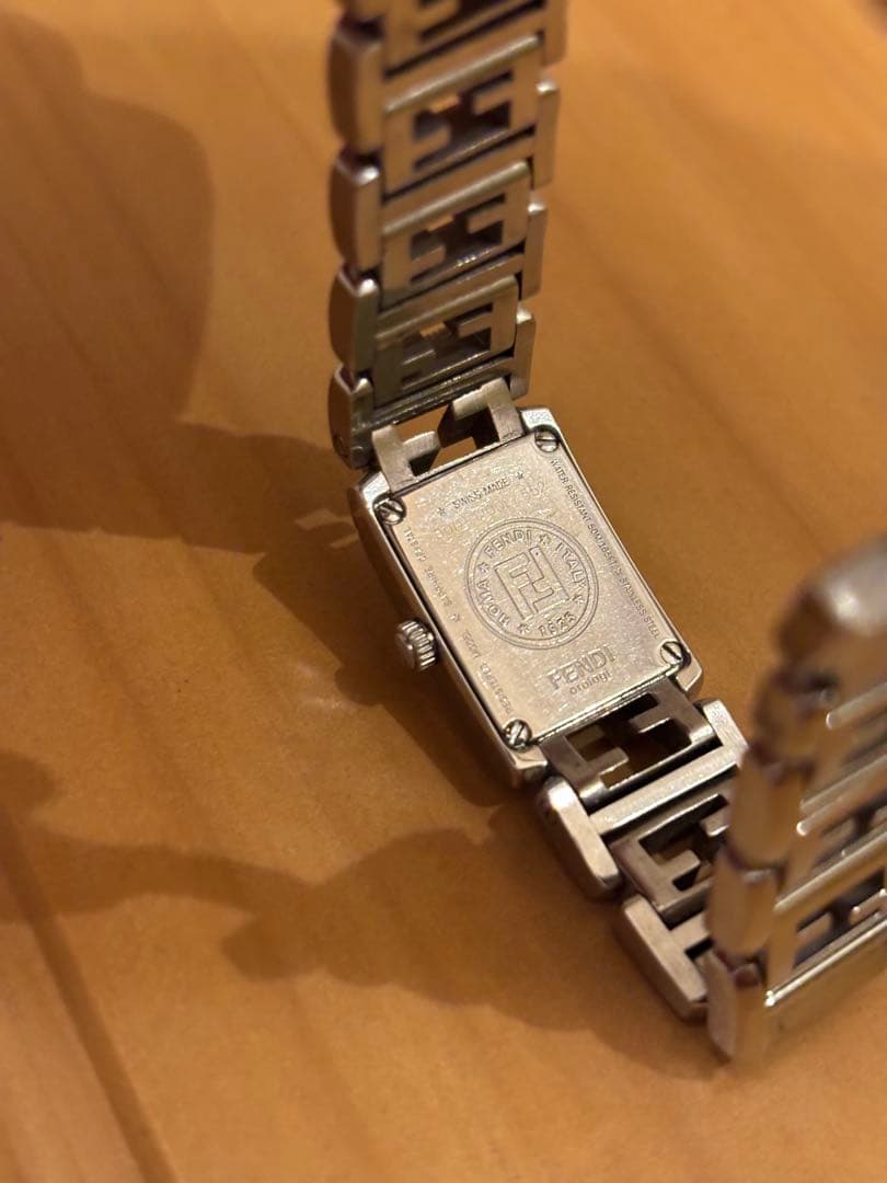 FENDI シルバー アナログ腕時計