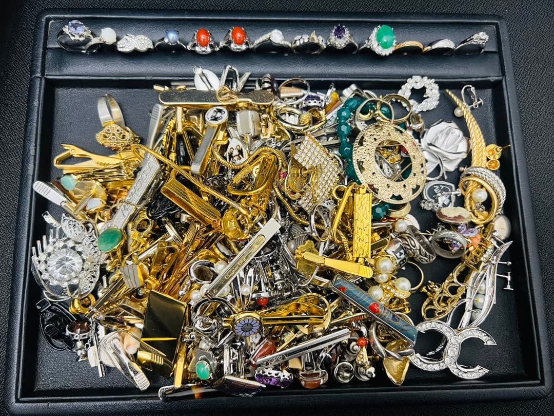 【生前整理　遺品整理】指輪　ブローチ　ネクタイピン　カフス　他　アクセサリー