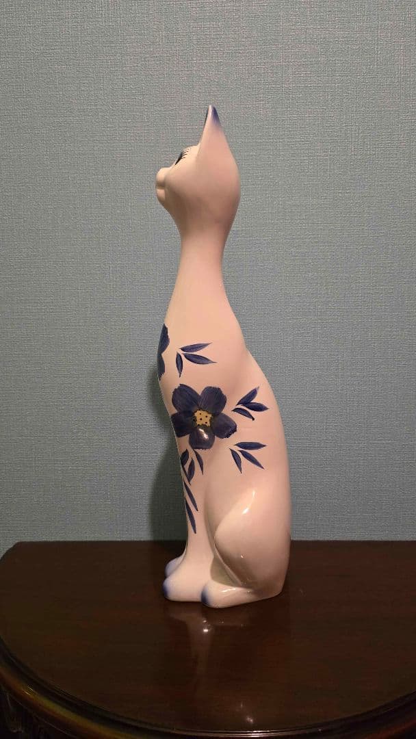 ネコの陶器の置物 青 花 2体セット