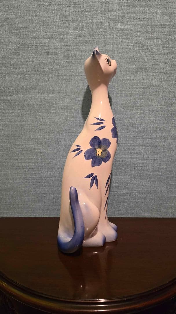ネコの陶器の置物 青 花 2体セット