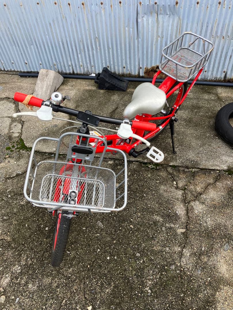 赤い子供用自転車 ジュニアシティバイク