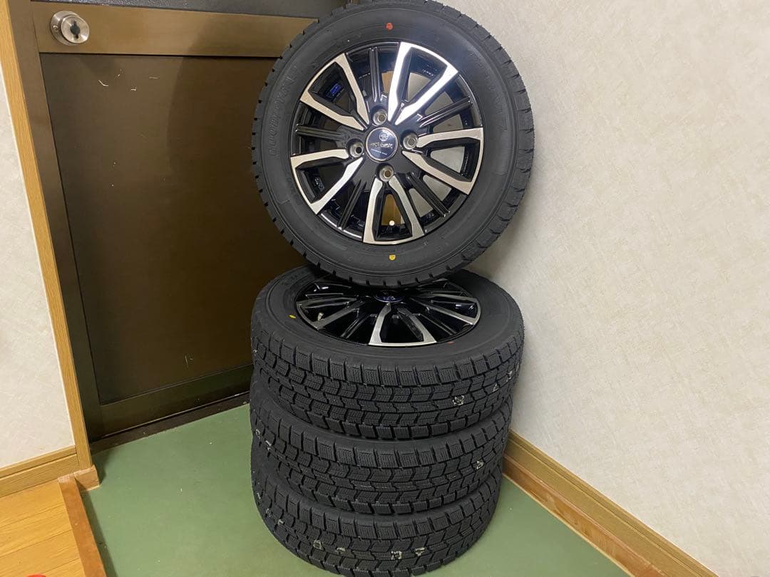 新品スタッドレスタイヤ 13インチ ホイールセット　手渡のみ