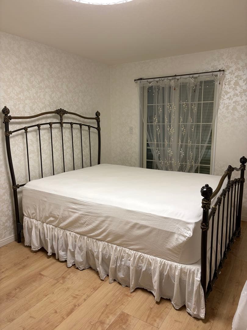 アイアン製ダブルワイドベッドフレーム ブラックゴールド