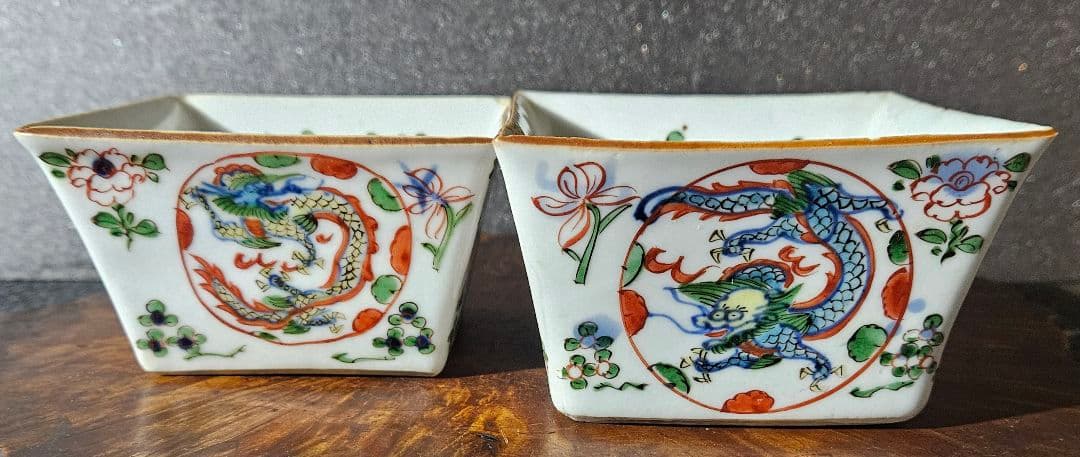 【上作品❗】江戸時代中期　古伊万里　中国明朝五彩天啓赤絵写　龍に花図　四方鉢2客