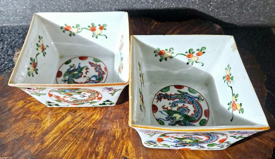 【上作品❗】江戸時代中期　古伊万里　中国明朝五彩天啓赤絵写　龍に花図　四方鉢2客