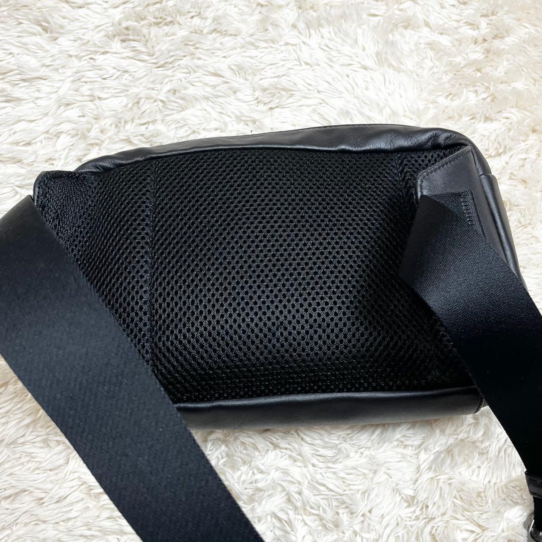 【美品】コーチ　COACH ボディバッグ　スリング　ウエスト　カーフレザー　黒